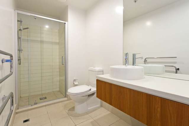 413/4 Dockside Lane City Centre_4