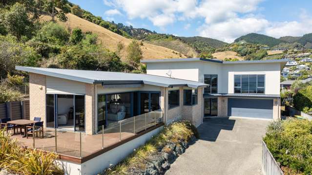 Rare Rainbow Retreat With Remarkable Views!