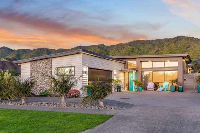 Elegant Modular Living in Waikanae!