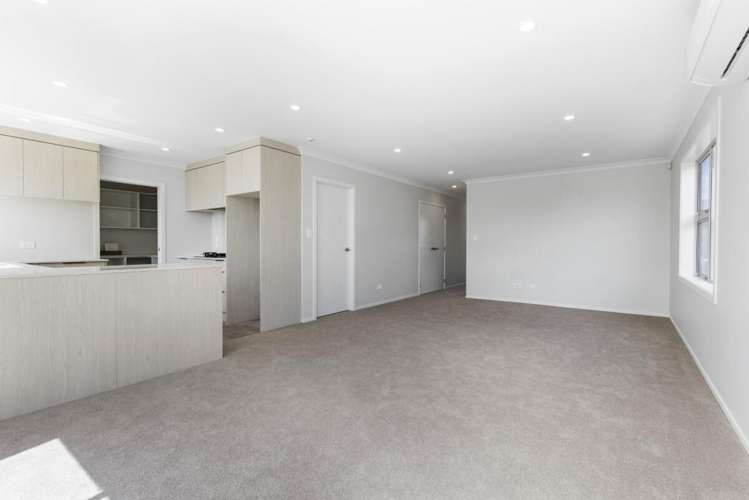 37 Ogilvie Avenue 1053_4
