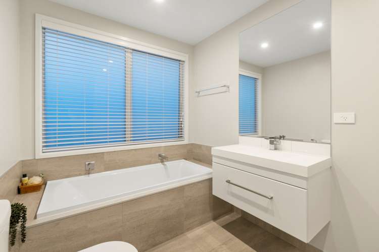 25 Saint Pauls Drive Brookfield_12