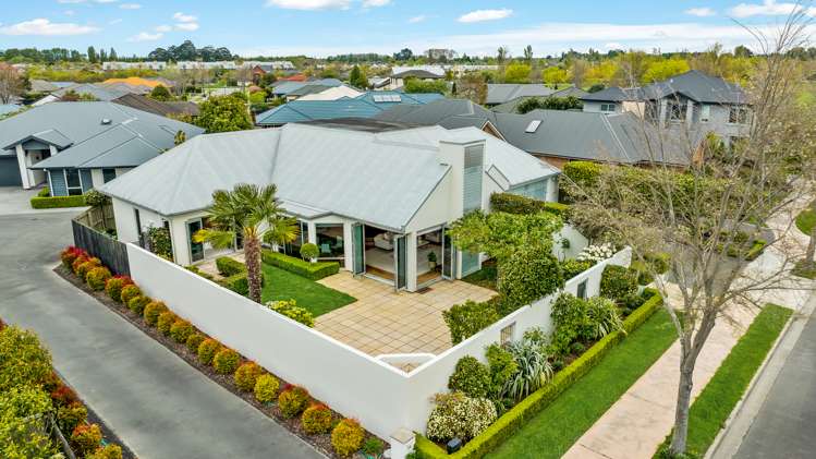 24 Crombie Green Northwood_32