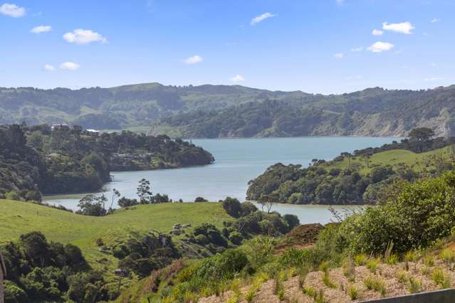 7A Three Streams Raglan_4