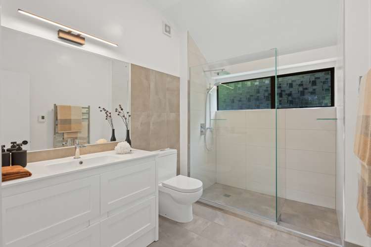 2/31 King Richard Place Browns Bay_10