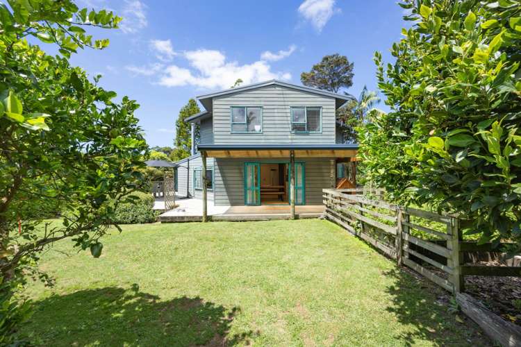 24 Rauhuia Crescent Parau_12