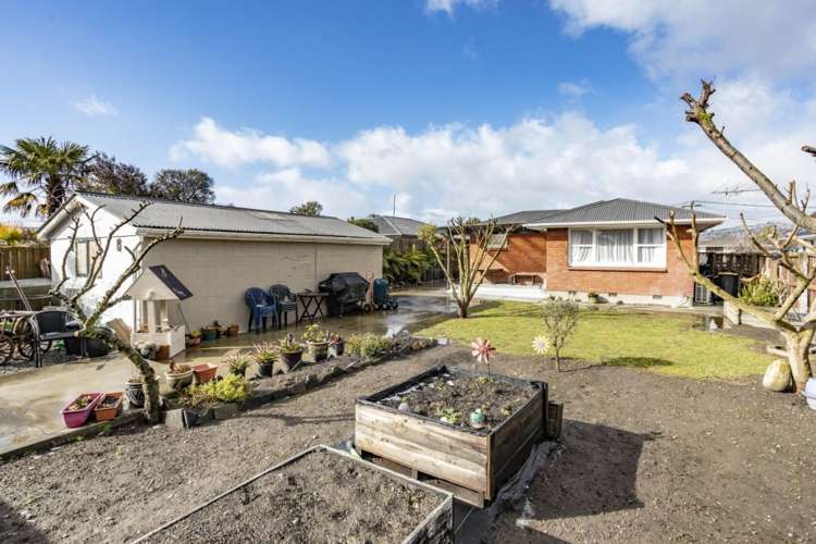 90 Frensham Crescent_4