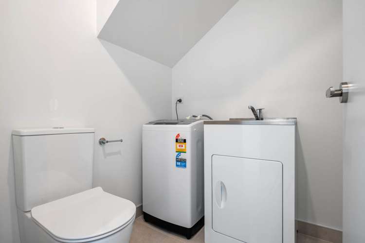 20 Rauemi Way Te Atatu South_15