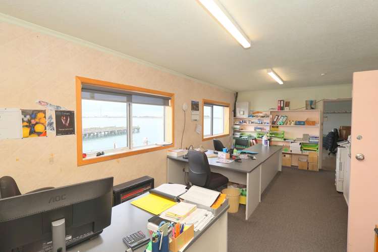 4 Foreshore Road Bluff_8