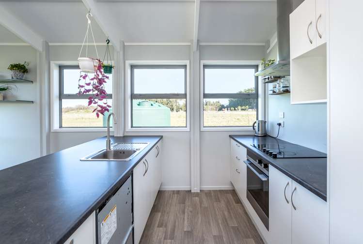 59 Western Lake Road Featherston_11