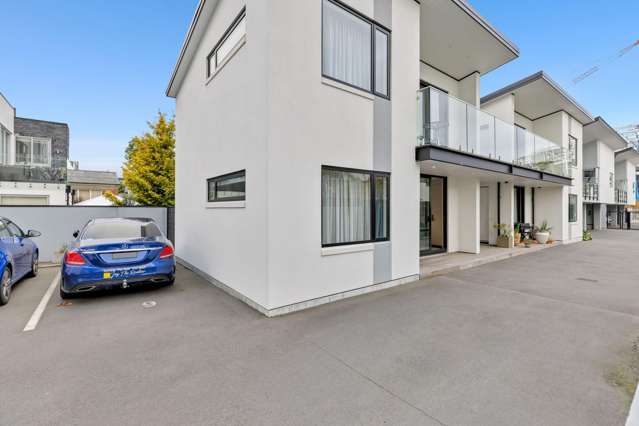 CITY CENTRE - 1 BEDROOM, 1 BATHROOM, HEATPUMP, 1 CARPARK