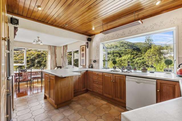 64 Collins Avenue Tawa_1