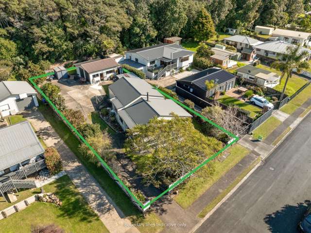 Spacious Full Site, Renovated + Great Garaging