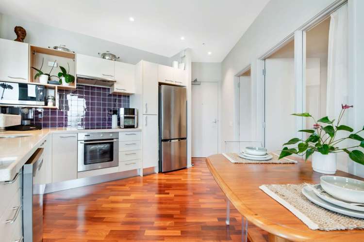 1111/11 Tamariki Avenue Orewa_9