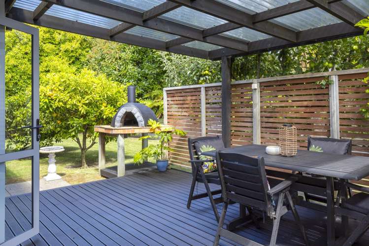 2/7 Reeves Road Acacia Bay_2