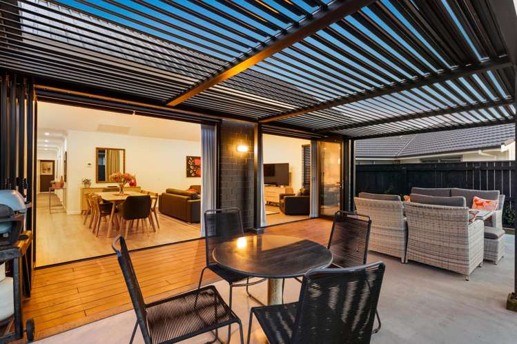 61 Queen Charlotte Drive Aotea_14