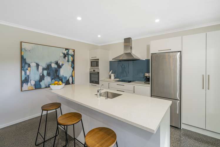 49 Longreach Drive Cooks Beach_1