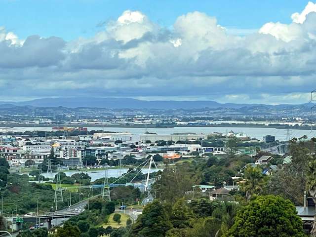 1189m2 Elevated Sea View Property, Big Opportunity