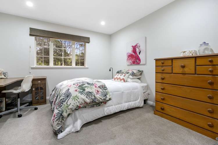 33 Cochran Road Oratia_18