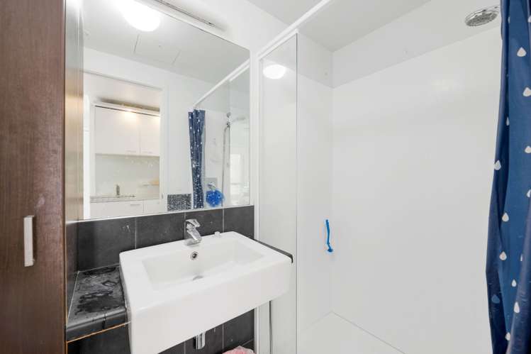709/96 Symonds Street Grafton_6
