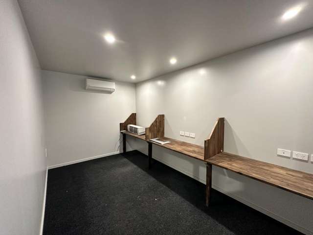 2/108 Railside Avenue Henderson_3