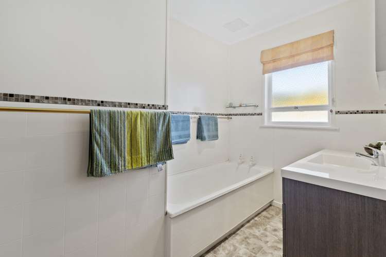 28 Fairview Avenue Opaheke_15