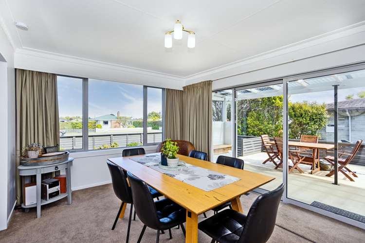 69 Racecourse Road_2