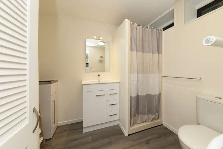 17 Deane Avenue Titirangi_14