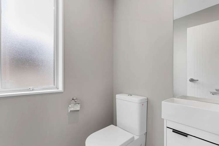 7 Bonair Crescent Silverdale_12