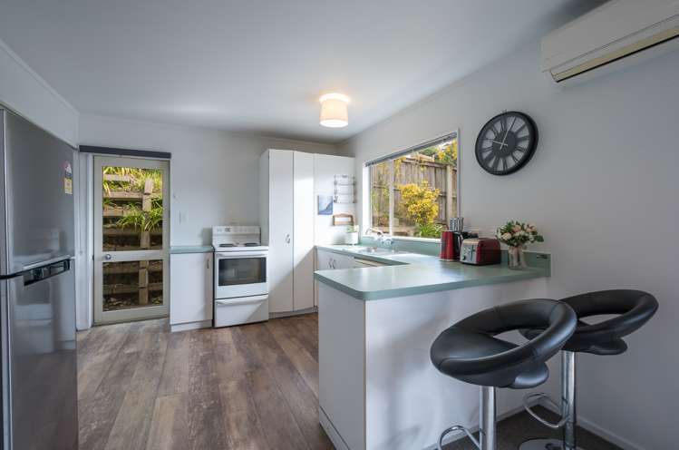 13 Saint Anne Place Toi Toi_5