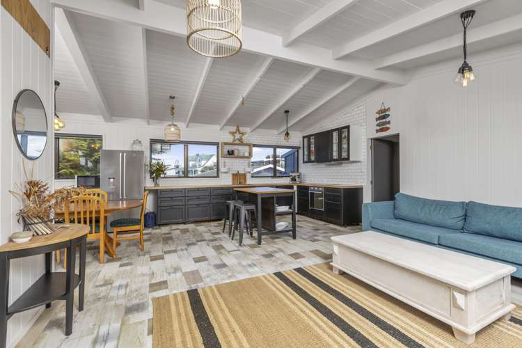 96 Blue Pacific Parade Riversdale Beach_7