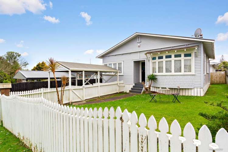 1/3 Taipari Road Te Atatu Peninsula_13