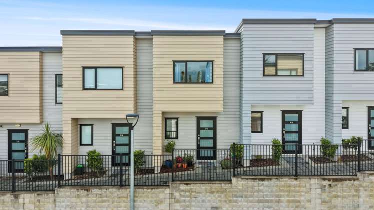 3/6 South Pacific Place Henderson_23