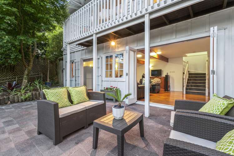 221 Godley Road Titirangi_15