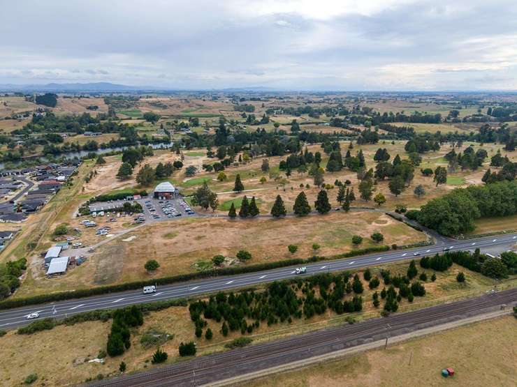 A 1.9ha undeveloped block of land on Endeavour Avenue, in Flagstaff, Hamilton, could be sold off as part of Kāinga Ora's big shakeup. Photo / Nikki Preston