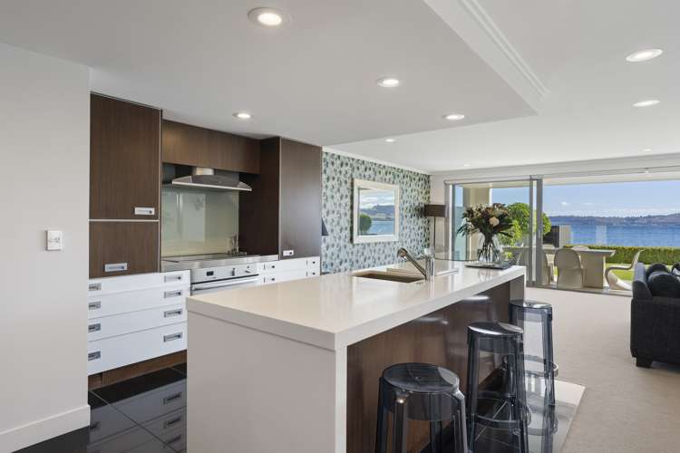 1/225 Lake Terrace Waipahihi_7