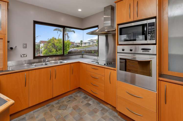 25 Raumati Crescent Onerahi_2