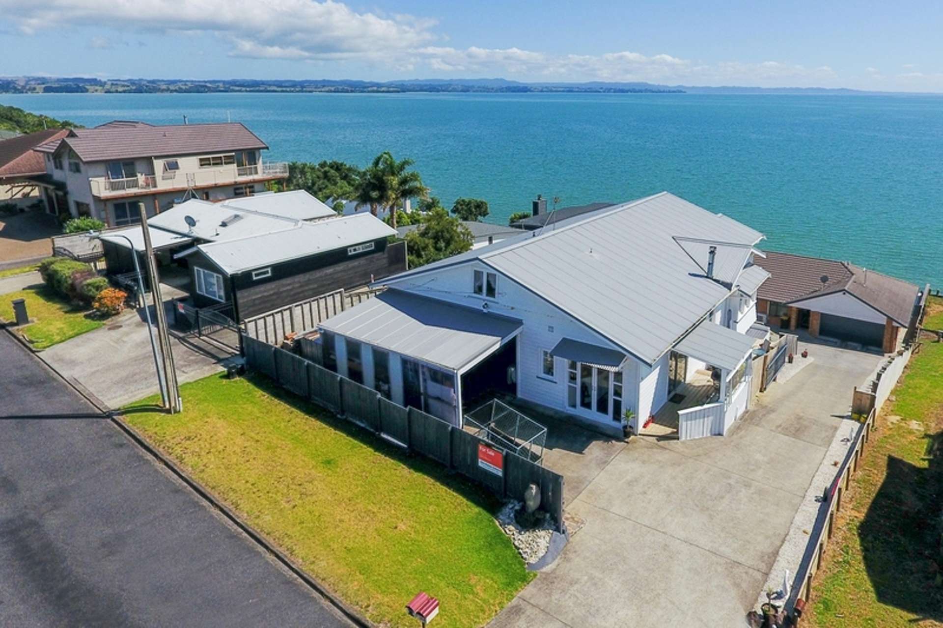 30 Crispe Road Clarks Beach_0