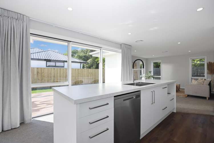 243 Racecourse Road_1