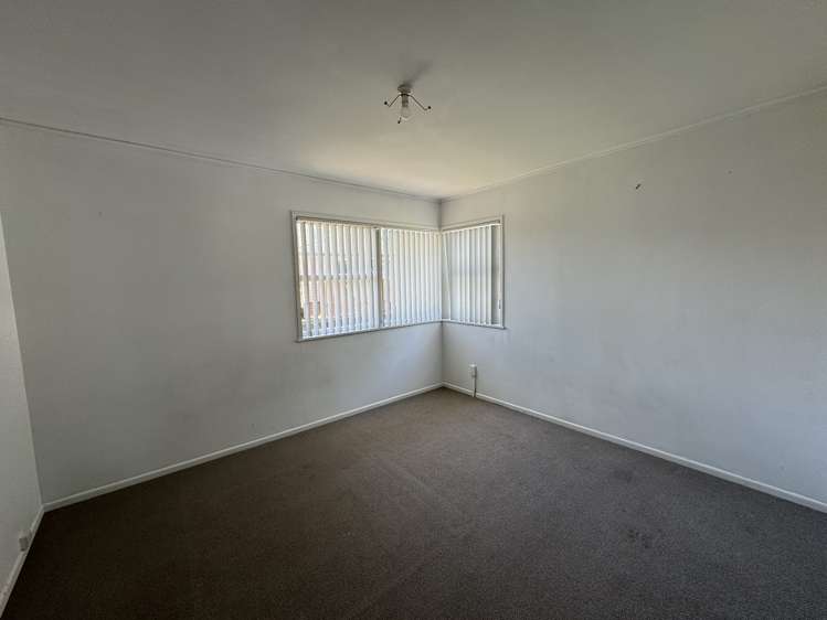 18 Hobart Crescent Wattle Downs_5