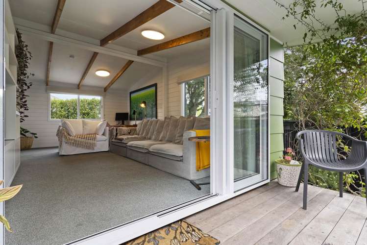 1/2 Springbank Lane Te Atatu Peninsula_8