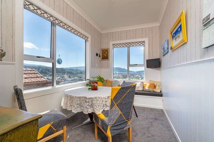 63 Easther Crescent Kew_13