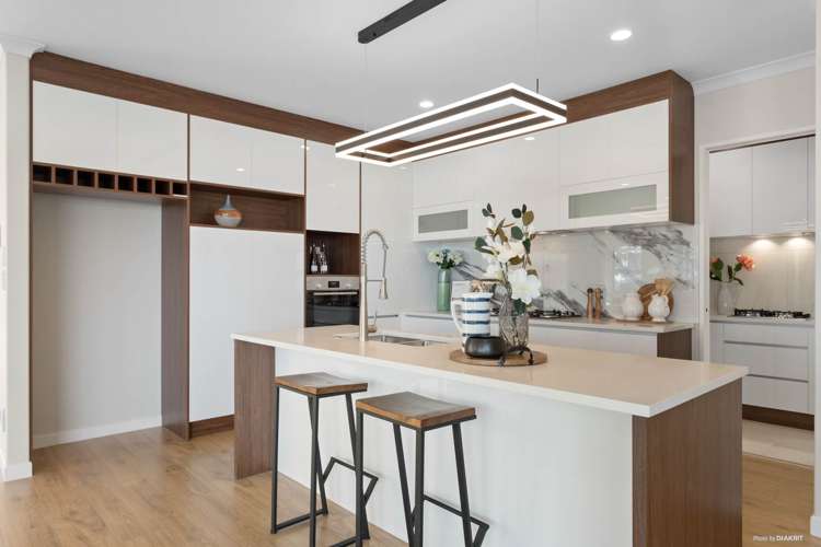 6 Bushfield Drive Flat Bush_2