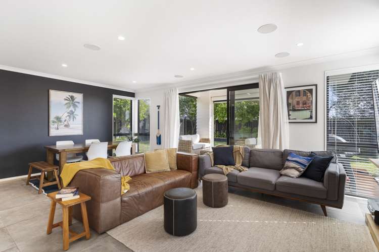 72 Constellation Avenue Beachlands_12