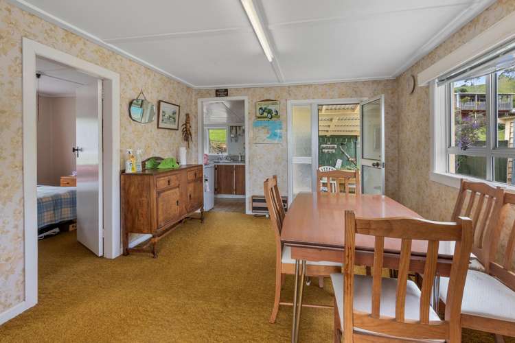 8 Hugh Barron Way Whananaki_10