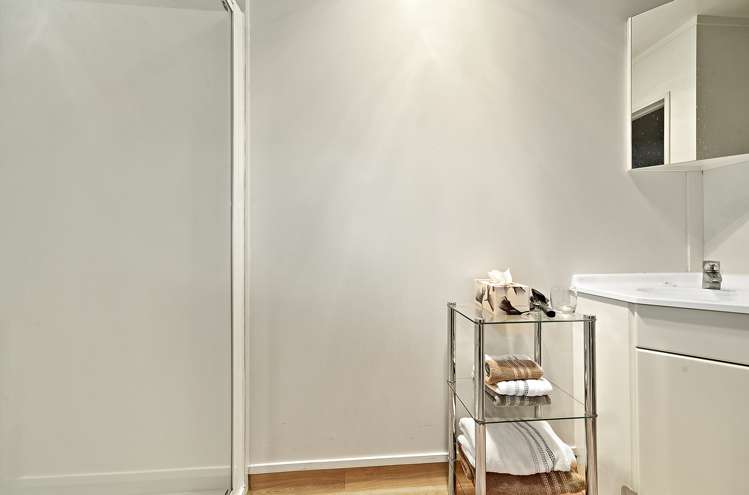 8/11 Freeman Way Manukau_12