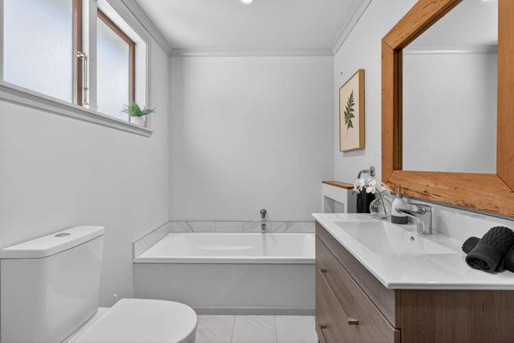 55 Taylor Terrace Tawa_14