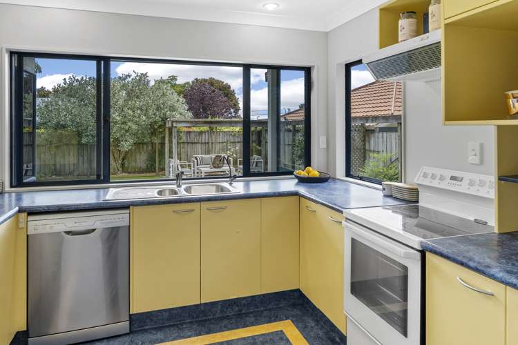 23 Maple Crescent Richmond_12