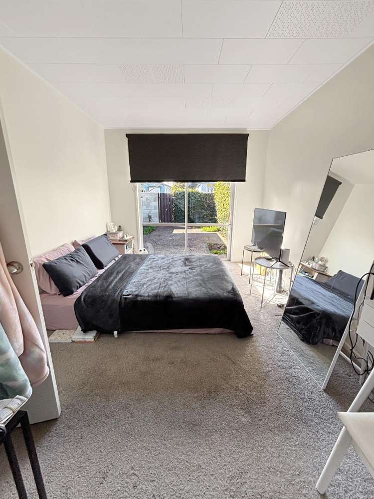 2/518 Fitzroy Avenue 10482_3