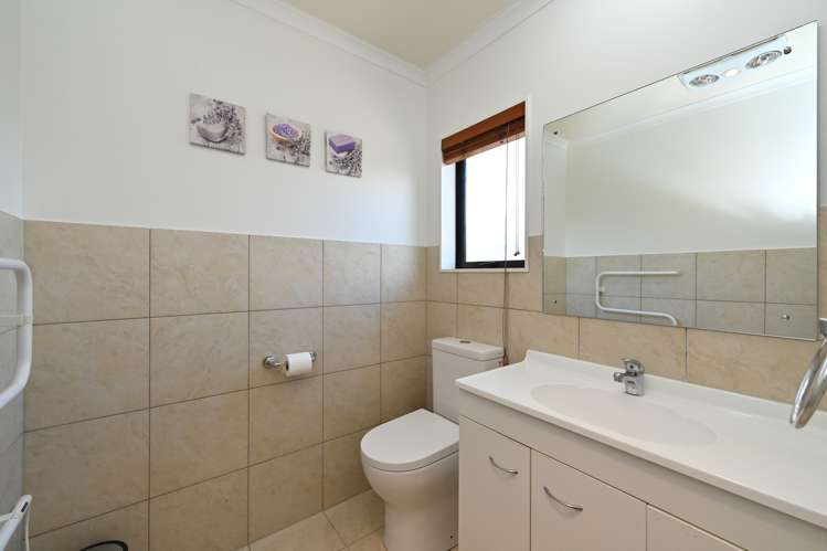 28 Merlot Drive Greenmeadows_12