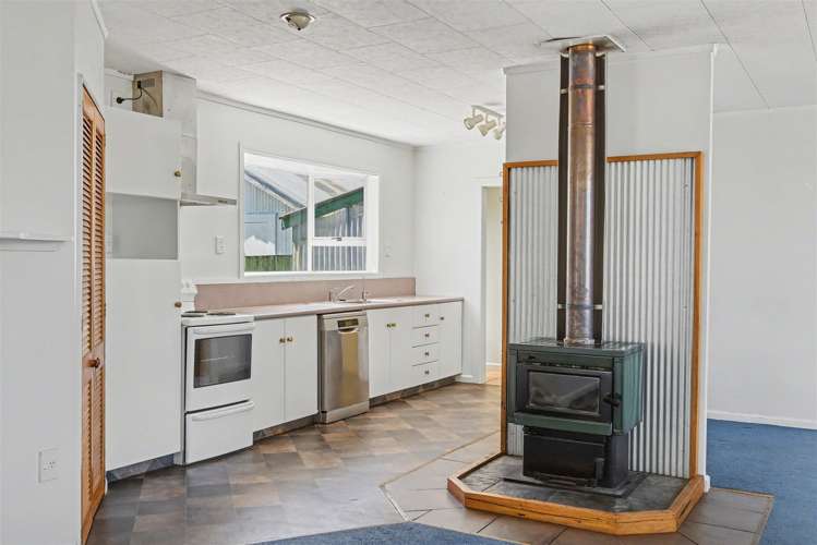 62 McGill Street Waimangaroa_6